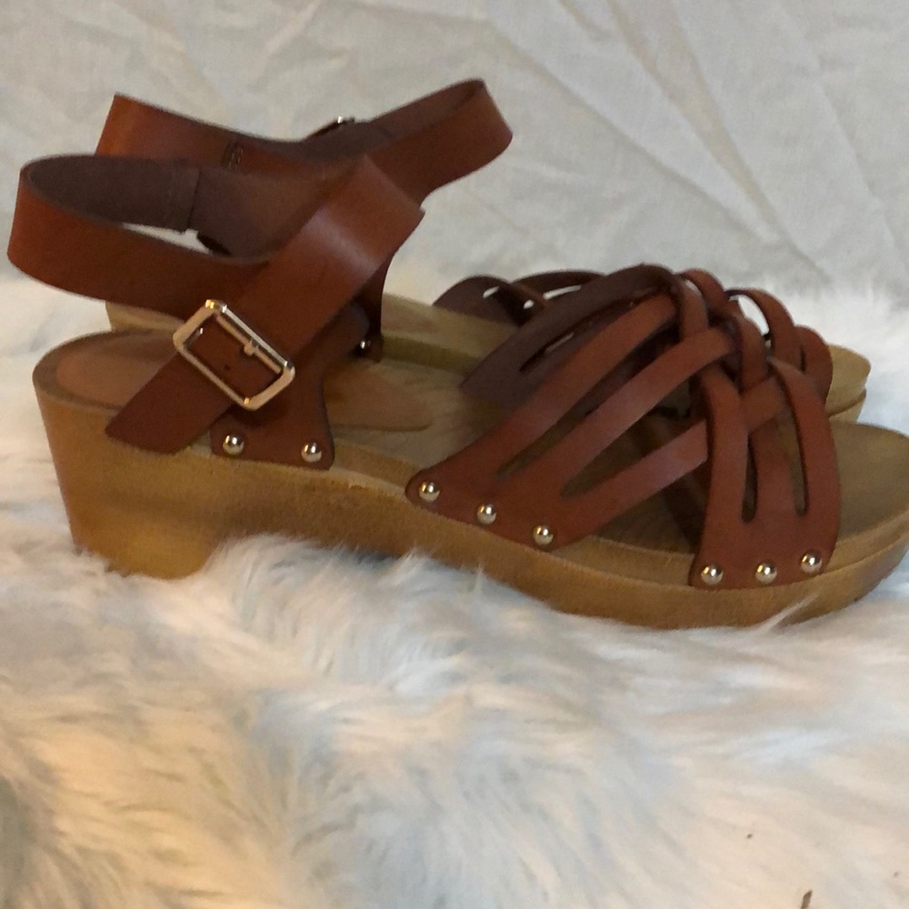 Sandals - Picture 3 of 9